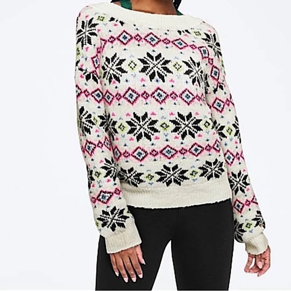VS PINK Reversible Snowflake Fair Isle V-Neck Sweater NWT - Picture 3 of 5
